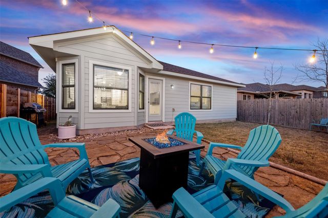 514 Wincliff DR, Buda, TX 78610