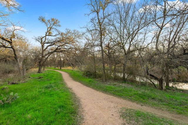 514 Wincliff DR, Buda, TX 78610