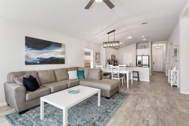 514 Wincliff DR, Buda, TX 78610