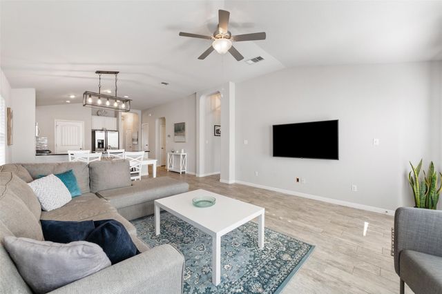 514 Wincliff DR, Buda, TX 78610