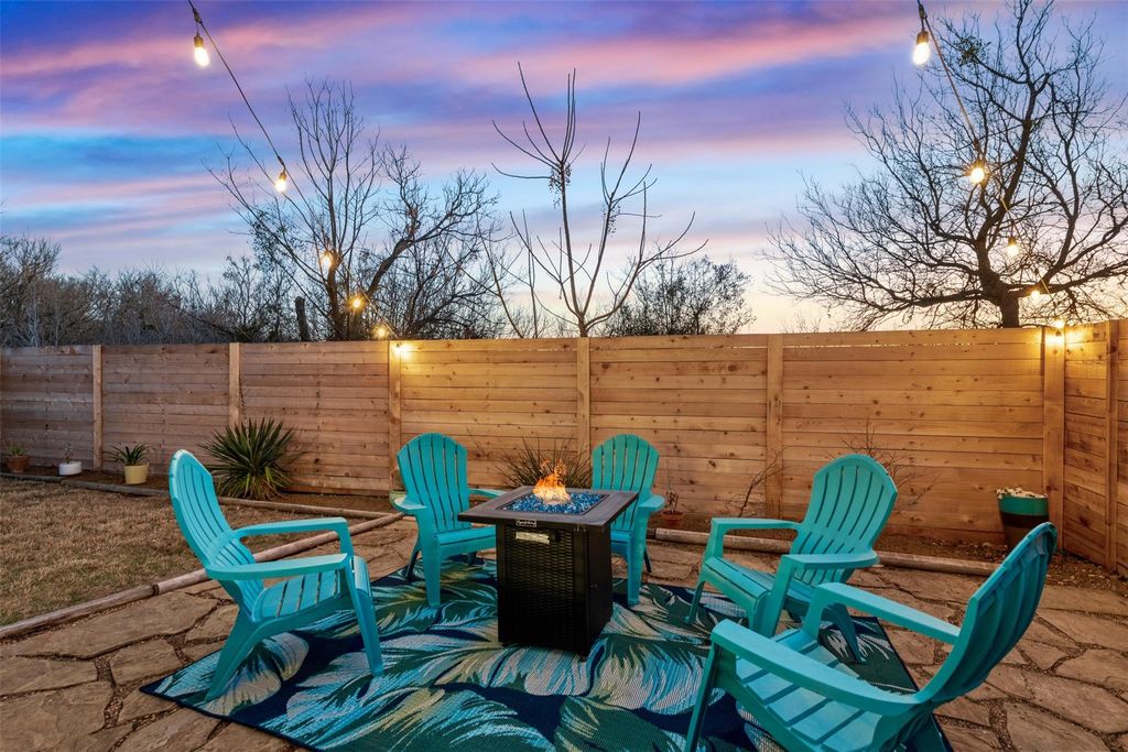 514 Wincliff DR, Buda, TX 78610