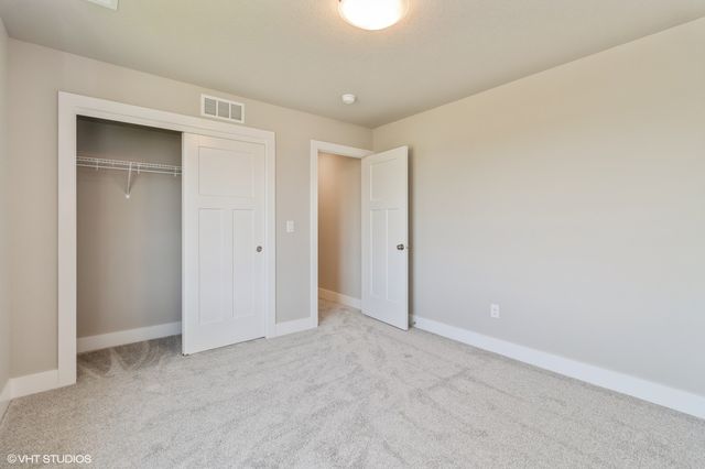 6806 SE 7th Avenue, Pleasant Hill, IA 50327