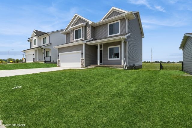 6806 SE 7th Avenue, Pleasant Hill, IA 50327