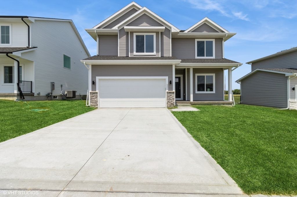 6806 SE 7th Avenue, Pleasant Hill, IA 50327