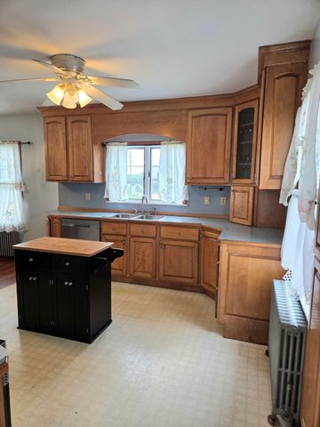110 Barthel Ave, Gardner, MA 01440