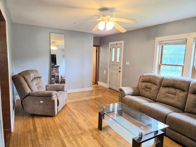 110 Barthel Ave, Gardner, MA 01440