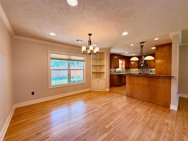 305 W Tom Green, Brenham, TX 77833