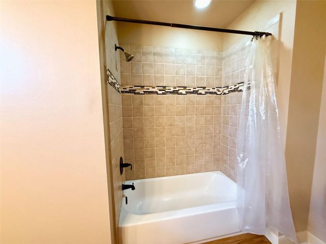 305 W Tom Green, Brenham, TX 77833