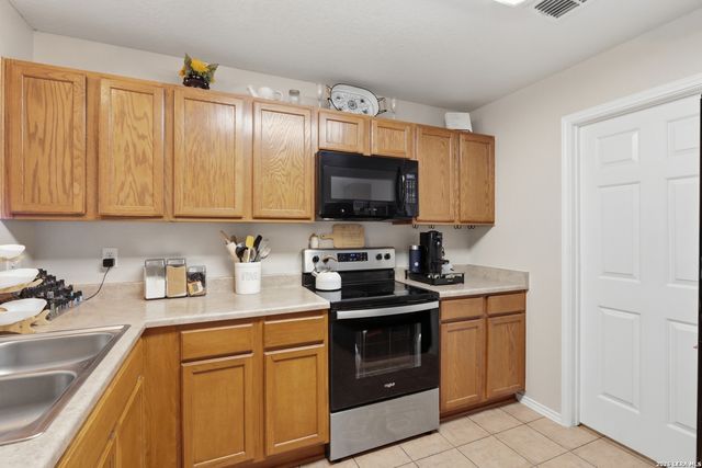 9235 SILVER VIS, San Antonio, TX 78254