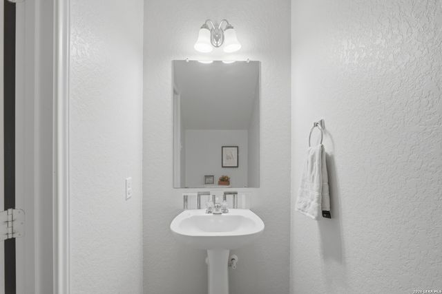9235 SILVER VIS, San Antonio, TX 78254