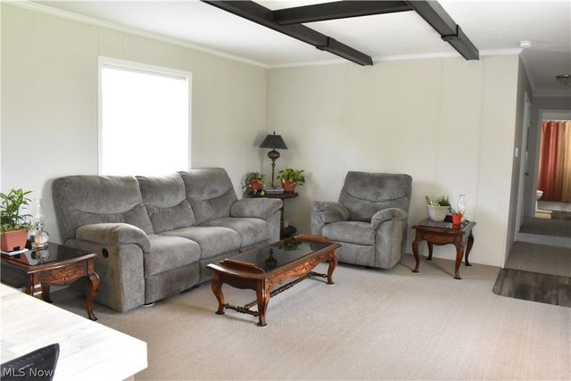 2780 Columbiana Road, New Springfield, OH 44443