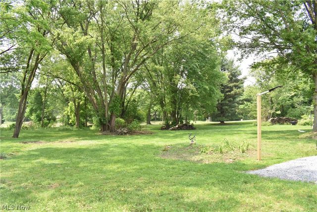 2780 Columbiana Road, New Springfield, OH 44443