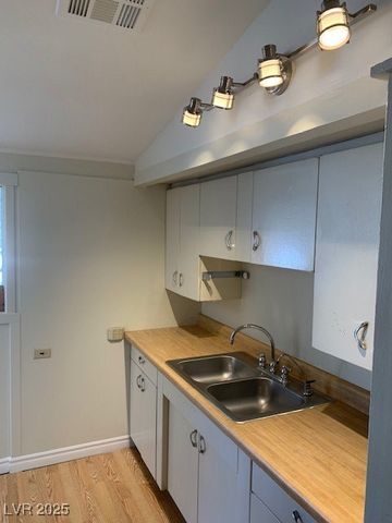 5609 EVERGREEN Avenue, Las Vegas, NV 89107