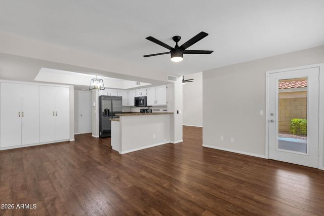 1210 E HELENA Drive, Phoenix, AZ 85022