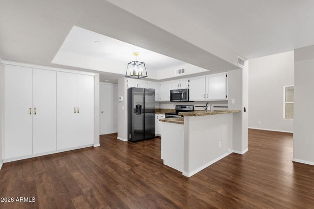 1210 E HELENA Drive, Phoenix, AZ 85022