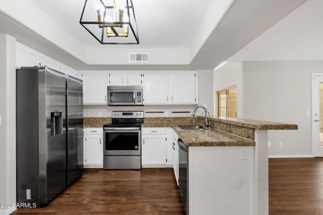 1210 E HELENA Drive, Phoenix, AZ 85022