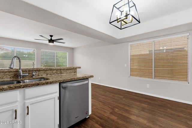 1210 E HELENA Drive, Phoenix, AZ 85022