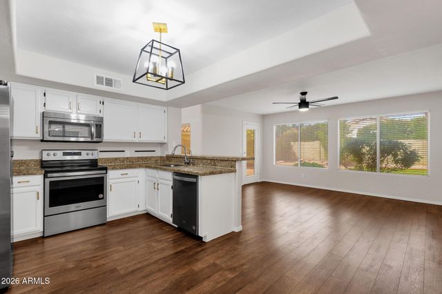 1210 E HELENA Drive, Phoenix, AZ 85022