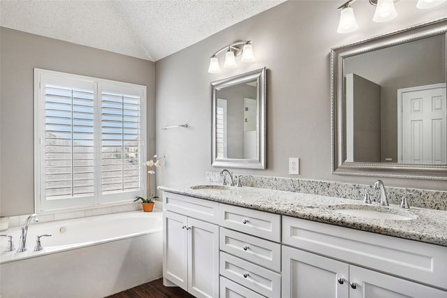412 Vasey Oak Drive, Keller, TX 76248