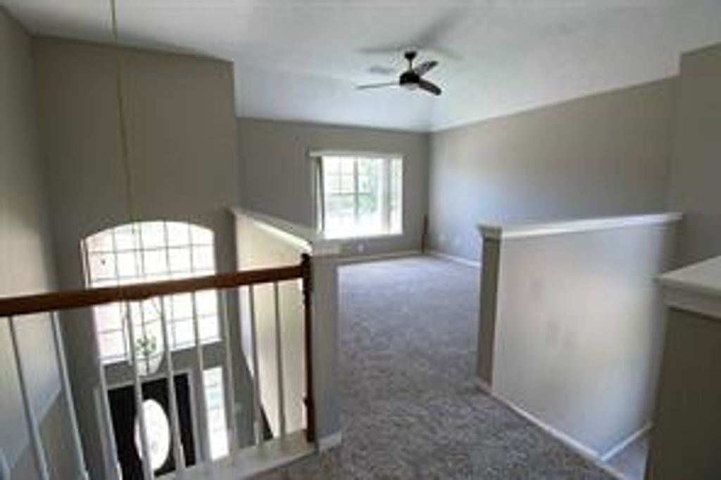 Image 12 of property listing at 15618 Claremont Court, Sugar Land, TX 77498