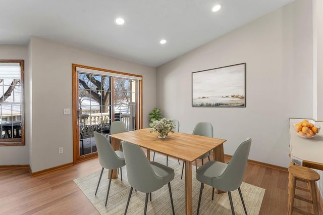 809 Ivy Lane, Eagan, MN 55123