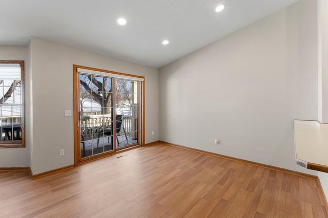 809 Ivy Lane, Eagan, MN 55123