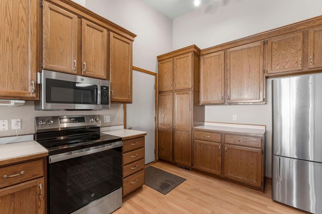 809 Ivy Lane, Eagan, MN 55123