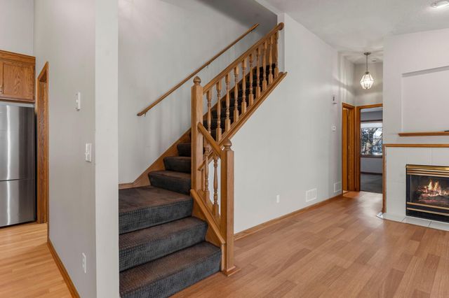 809 Ivy Lane, Eagan, MN 55123