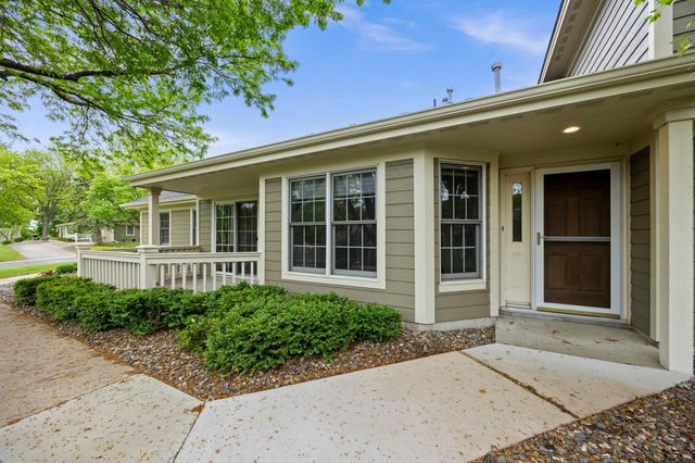 809 Ivy Lane, Eagan, MN 55123