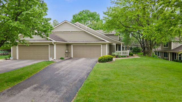 809 Ivy Lane, Eagan, MN 55123