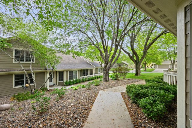 809 Ivy Lane, Eagan, MN 55123