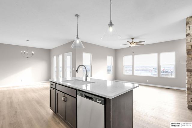 10411 Cimarron Street, Papillion, NE 68046