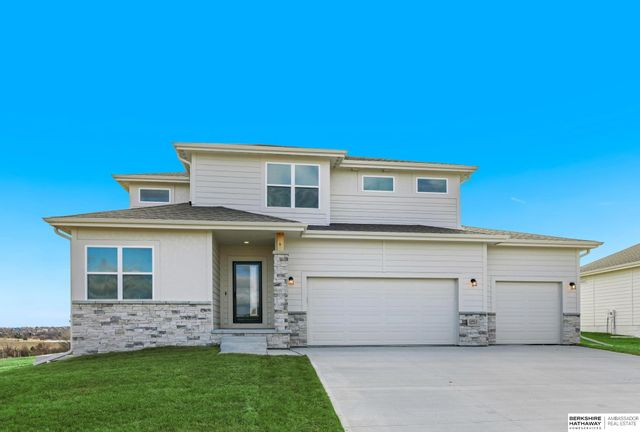 10411 Cimarron Street, Papillion, NE 68046