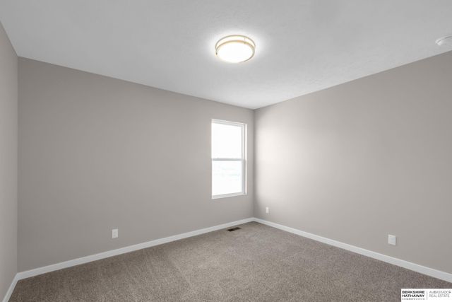 10411 Cimarron Street, Papillion, NE 68046