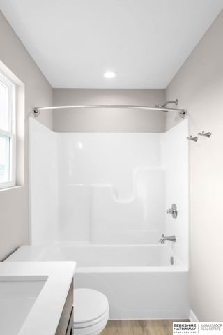 10411 Cimarron Street, Papillion, NE 68046