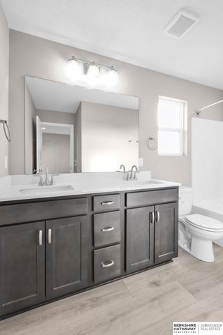 10411 Cimarron Street, Papillion, NE 68046