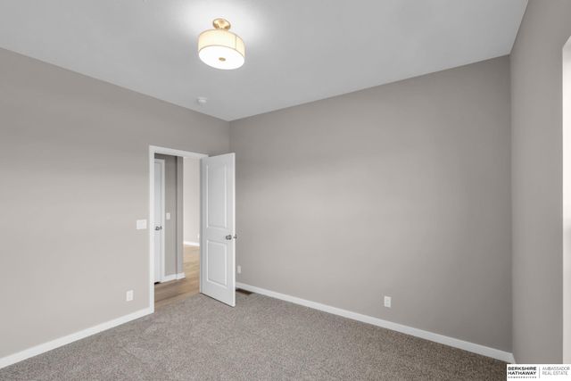 10411 Cimarron Street, Papillion, NE 68046