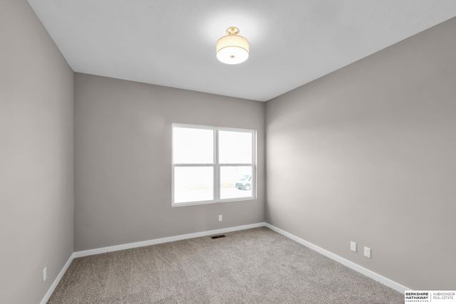 10411 Cimarron Street, Papillion, NE 68046