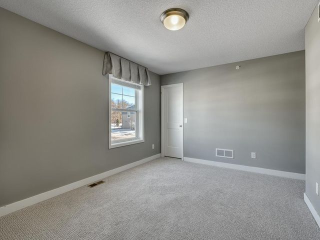 10269 Chesshire Lane N, Maple Grove, MN 55369