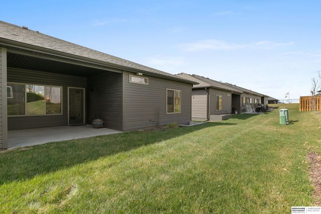 326 Deep Water Drive, Lincoln, NE 68527