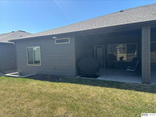 326 Deep Water Drive, Lincoln, NE 68527