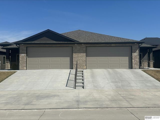 326 Deep Water Drive, Lincoln, NE 68527