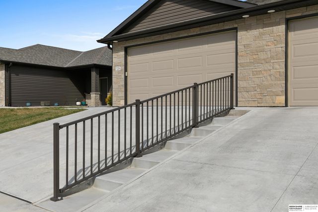 326 Deep Water Drive, Lincoln, NE 68527