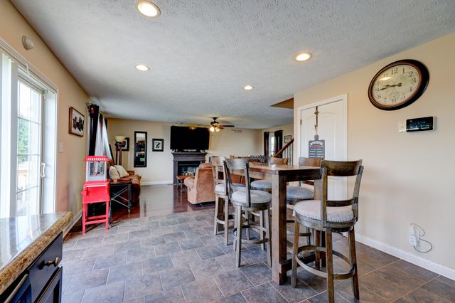 2468 Andersonville Dr, Clarksville, TN 37042