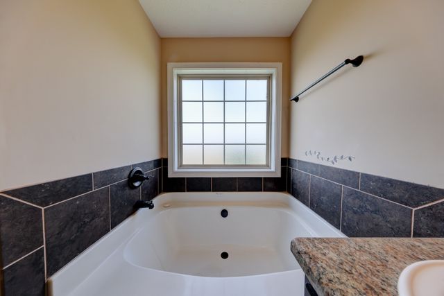 2468 Andersonville Dr, Clarksville, TN 37042