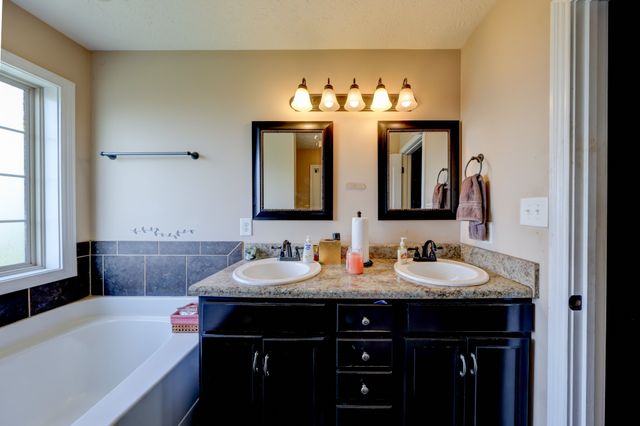 2468 Andersonville Dr, Clarksville, TN 37042