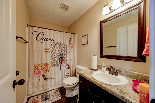 2468 Andersonville Dr, Clarksville, TN 37042