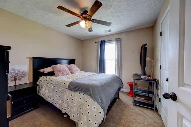 2468 Andersonville Dr, Clarksville, TN 37042