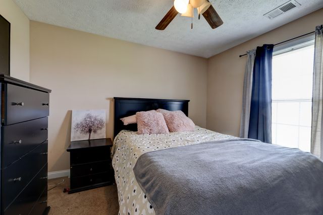 2468 Andersonville Dr, Clarksville, TN 37042