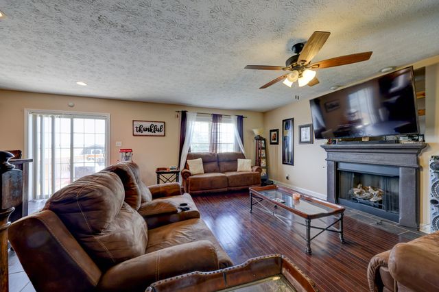 2468 Andersonville Dr, Clarksville, TN 37042